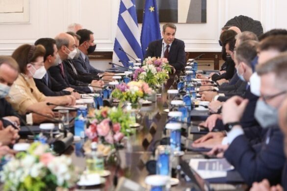 Μητσοτάκης στο Υπουργικό: Μονόδρομος η τόνωση του διαθέσιμου εισοδήματος