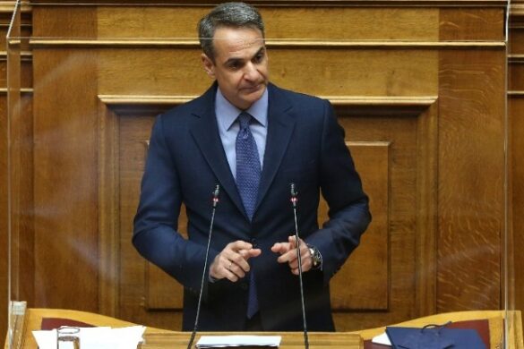 Μarket Pass, φοροελαφρύνσεις, μισθοί: Όλες οι εξαγγελίες Μητσοτάκη από τη Βουλή