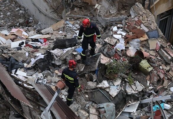 Έξι νεκροί ανασύρθηκαν από τα ερείπια του κτιρίου στην Πλάκα