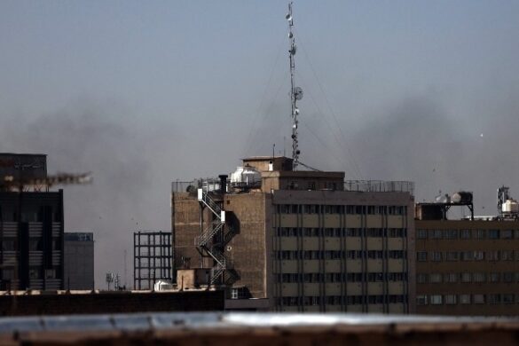 ΗΠΑ και Ισραήλ εξαπολύουν επίθεση εναντίον του Ιράν