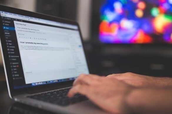 Υποκλοπές: Ποιος είναι ο Αιμίλιος Κοσμίδης, που πλήρωνε τα μολυσμένα sms και δεν κατέθεσε ποτέ στη Δικαιοσύνη