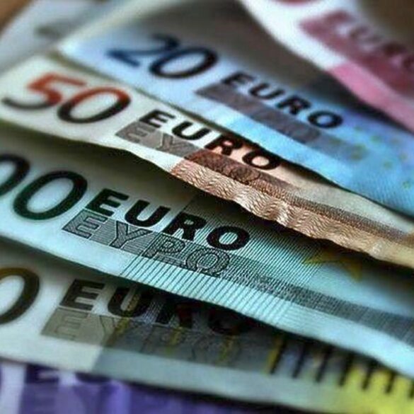 Βόλος: Χειροπέδες σε 30χρονο για πλαστά χαρτονομίσματα