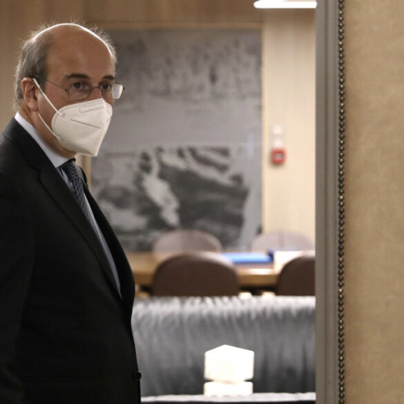 Χατζηδάκης: 15.000 ευρώ σε 4.000 νέους για δημιουργία start ups μέσω Google – 2 δισ. για κατάρτιση