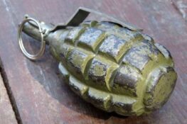 Δυτική Ελλάδα: Βρήκε χειροβομβίδα την ώρα που έκανε εργασίες στο οικόπεδό του