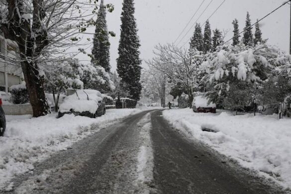 Χιονίζει ασταμάτητα στα ορεινά της Αχαΐας, βροχές στην Πάτρα, πού χρειάζονται αλυσίδες (LIVE ΕΙΚΟΝΑ)