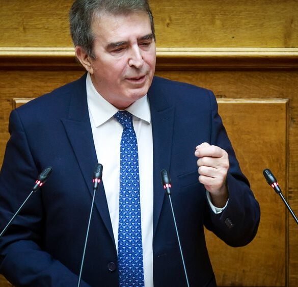 Χρυσοχοΐδης για αγροτικά μπλόκα: Υπάρχει δυνατότητα εφαρμογής του νόμου με μια σειρά διατάξεις