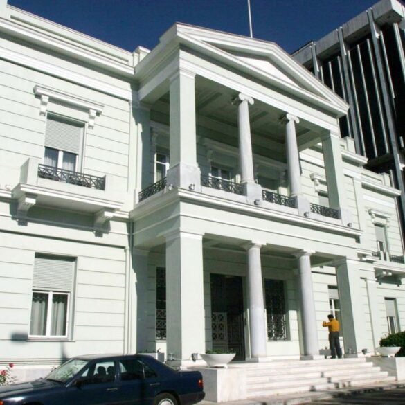 Μία παραίτηση που δημιούργησε ερωτηματικά ως προς το χρόνο και τη σκοπιμότητα