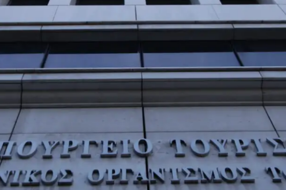 Τραγωδία στο υπουργείο Τουρισμού: 51χρονη σκοτώθηκε από τον 2ο όροφο