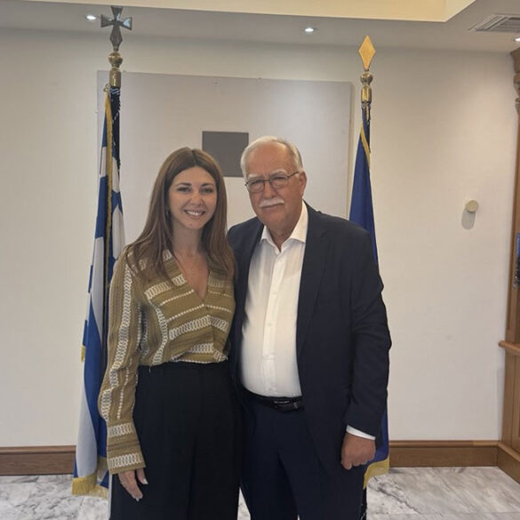Συνάντηση του Δημάρχου Καλαβρύτων Θανάση Παπαδόπουλου με την Υπουργό Παιδείας Σοφία Ζαχαράκη