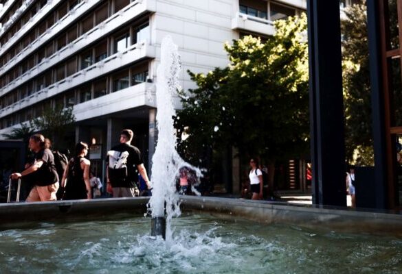 Καιρός: Καμίνι η χώρα το Σαββατοκύριακο – Οι πόλεις που θα χτυπήσουν 40αρια