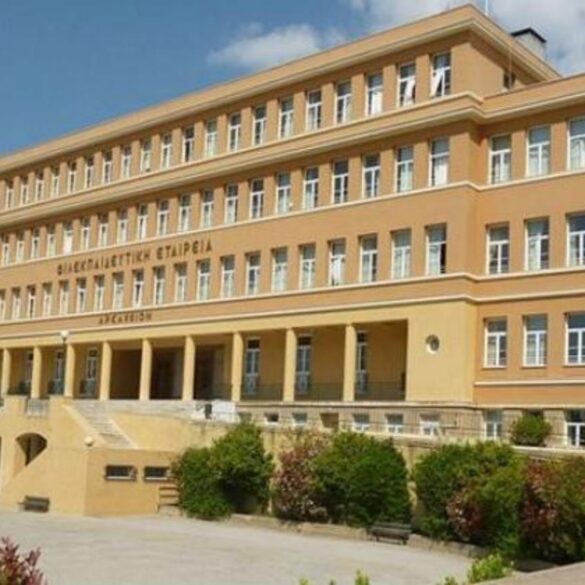 Αρσάκειο : Απόφοιτοι επιβεβαιώνουν τις καταγγελίες για σεξουαλική βία κατά μαθητών του σχολείου
