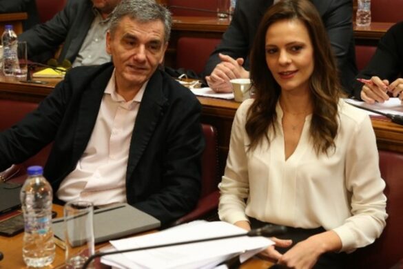 Αχτσιόγλου-Τσακαλώτος:Η δήλωση του υπουργού Οικονομικών στερείται κάθε επαφής με την πραγματικότητα