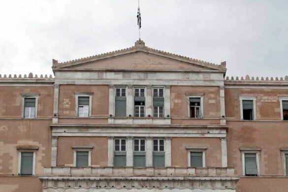 Ξεκινά στη Βουλή η συζήτηση του προσχεδίου του Προϋπολογισμού