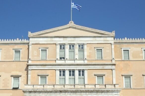 Βουλή: Ξεκίνησε η επεξεργασία του ν/σ του υπ. Υγείας για τις παρατάσεις μέτρων που αφορούν την αντιμετώπιση της πανδημίας