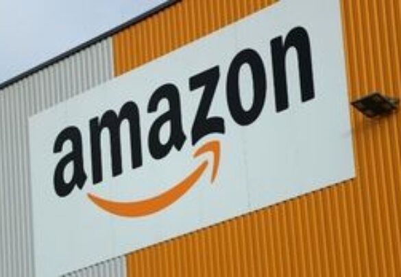 Η Amazon αυξάνει τις αμοιβές των εργαζομένων στα 20 δολάρια την ώρα