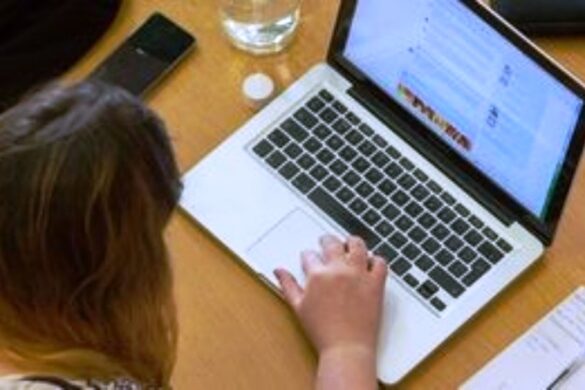 Δημόσιο: Έργο ψηφιοποίησης 1,2 δισ. σελίδων σε πολεοδομίες και άλλες υπηρεσίες