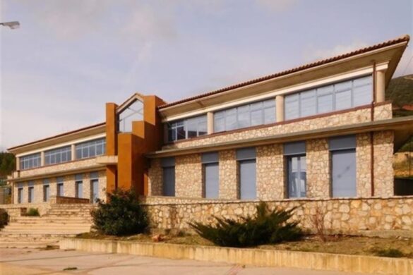Kλειστό το Δημαρχείο Ερυμάνθου λόγω εντοπισμού 11 κρουσμάτων κορωνοϊού