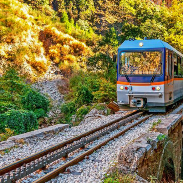 Ξεπέρασαν τις 10.000 οι ταξιδιώτες με το Τρενάκιτου Οδοντωτού μέσα στις γιορτές