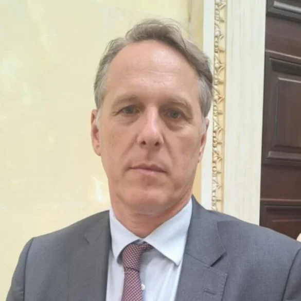 Πέρα από την Πάτρα