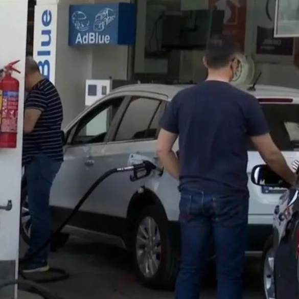 Οδηγοί σε αδιέξοδο: Καύσιμα – «φωτιά» αφήνουν άδεια τα ρεζερβουάρ