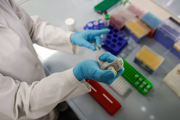 Κορωνοϊός: Το νέο κύμα «χτυπά» και τα παιδιά – 11.042 τα κρούσματα ανηλίκων μέσα στον Ιούλιο