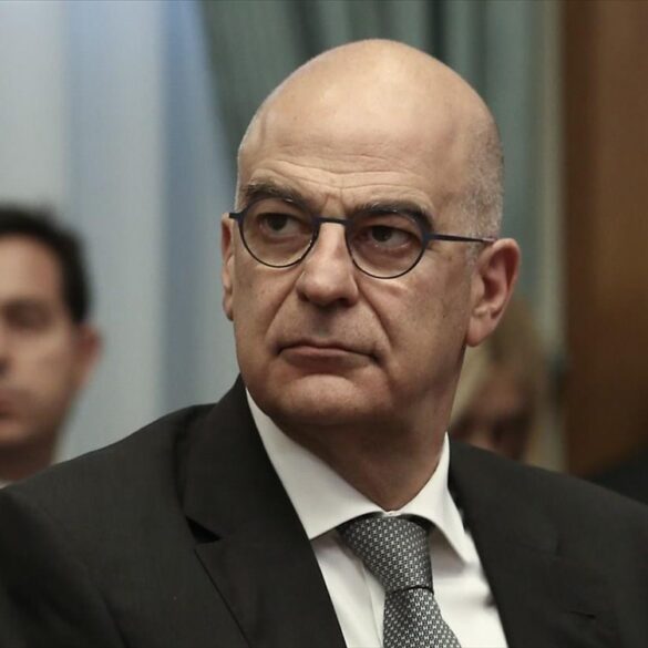 Ο Δένδιας παραδίδει μαθήματα για την έννοια της «συντήρησης» και της ταυτότητας της ΝΔ