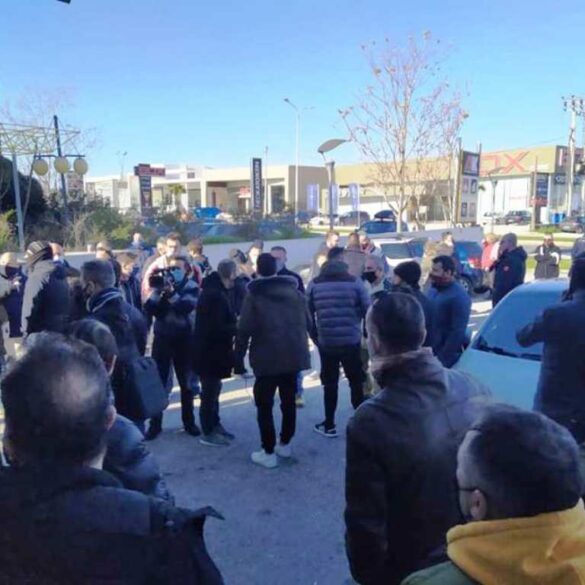 Παράσταση διαμαρτυρίας στην Αποκεντρωμένη Διοίκηση