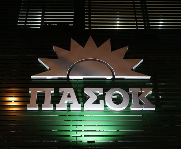 Προβληματισμός στο ΠΑΣΟΚ για τη δημοσκοπική καχεξία παρά την κυβερνητική φθορά