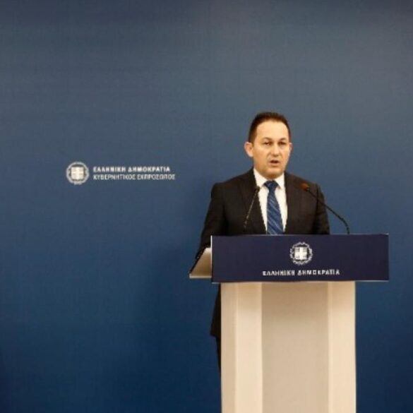 Στ. Πέτσας: Κλειστά έως 7 Ιανουάριου, σχολεία, εστίαση, ψυχαγωγία και δικαστήρια