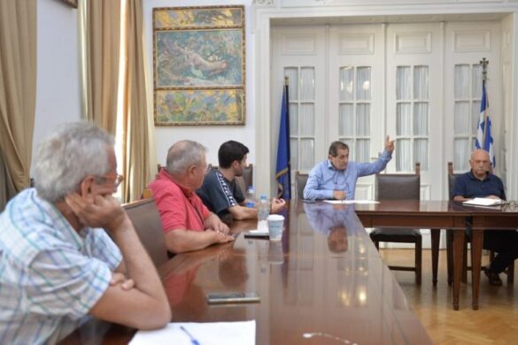 Πάτρα: Σύσκεψη για το ζήτημα του τρένου – Σκληρή γραμμή από Πελετίδη που εγκαλεί τα κόμματα !