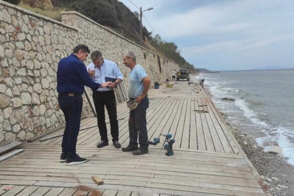 Αποκαταστάθηκε ο ξύλινος πεζόδρομος στην παραλία Νιφοραΐκων