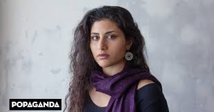 Μαρίνα Σπανού: «Ήθελα να γίνω ηθοποιός αλλά μετά κατάλαβα ότι είμαι γεννημένη να τραγουδάω»