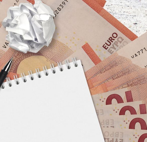 Στεγαστικά δάνεια: Διεύρυνση 30% σε εισοδηματικά και περιουσιακά κριτήρια για την επιδότηση του 50% της αύξησης των επιτοκίων