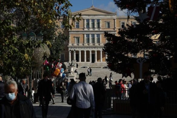 «Kόβουν» δαπάνες από παντού οι Έλληνες λόγω ακρίβειας