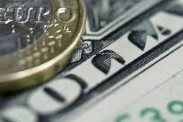 Η ισοτιμία του ευρώ άγγιξε το ένα προς ένα με το δολάριο