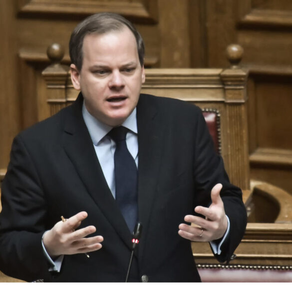 Δικογραφία Καραμανλή: «Παράδειγμα προς αποφυγή το μοντέλο Τριαντόπουλου» λένε κόμματα της αντιπολίτευσης