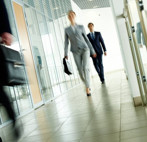 Πότε και πώς θα τρέξει η κατάρτιση για 150.000 εργαζομένους του ιδιωτικού τομέα
