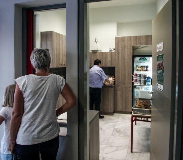 Σχολικά κυλικεία: Πόσα χρήματα χρειάζεται τριμελής οικογένεια για το καθημερινό κολατσιό