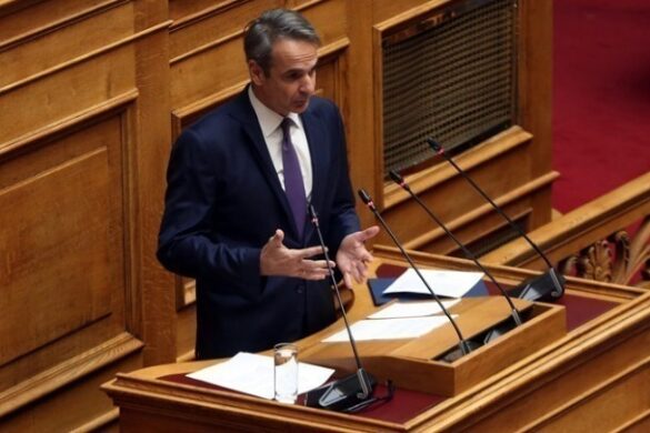 Ο Μητσοτάκης απαντά στην επίκαιρη ερώτηση του Ανδρουλάκη για τους αγρότες – Στο βήμα ξανά ο πρωθυπουργός