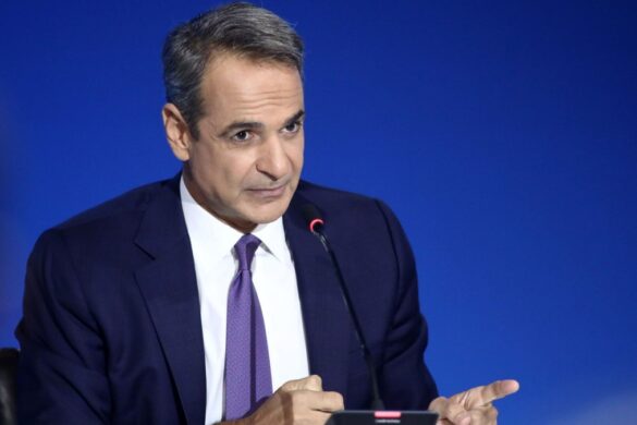 Τηλεδιάσκεψη Μητσοτάκη με επικεφαλής πρεσβειών και προξενείων σε Ιράν και Μέση Ανατολή