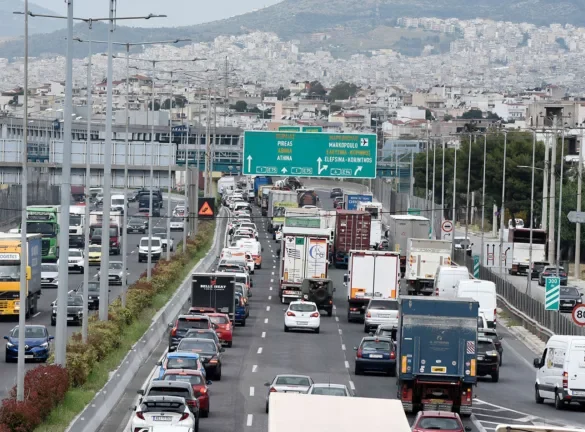 Κυκλοφοριακό «έμφραγμα» στον Κηφισό – Φωτιά σε όχημα
