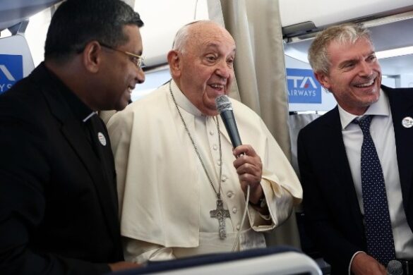 Πάπας Φραγκίσκος: Η τεχνητή νοημοσύνη έχει την «σκιά του κακού» – Τι ζητά