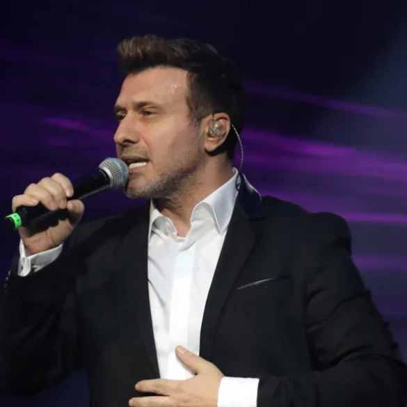 Γιάννης Πλούταρχος: Μήνυσε θαυμάστριά του – «Του ζητώ ειλικρινά συγγνώμη», δήλωσε
