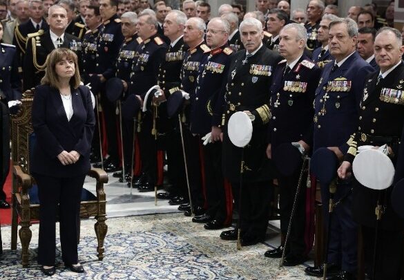 Κατερίνα Σακελλαροπούλου: «Τιμάμε σήμερα τις Ένοπλες Δυνάμεις που εγγυώνται την εθνική μας ανεξαρτησία και την ασφάλεια των συνόρων μας»