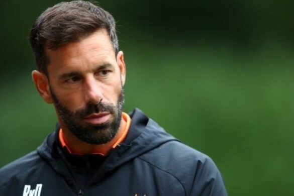 Ο Φαν Νίστελροϊ κοντά σε συμφωνία με το Αμβούργο