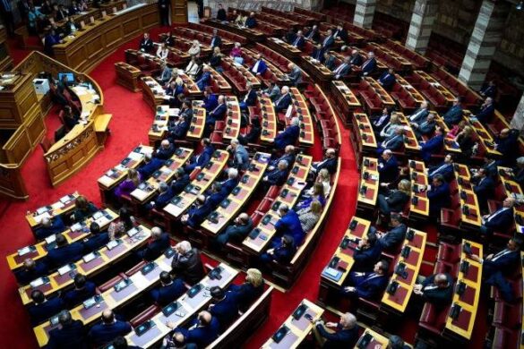 Φορολογικό νομοσχέδιο: 12 μειώσεις φόρων – Τα κίνητρα σε επιχειρήσεις και οι μεταρρυθμίσεις στη φορολογική νομοθεσία