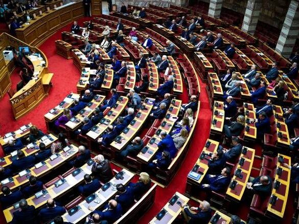 Πέρασε από Βουλή το νομοσχέδιο του ΥπΑΑΤ, έρχονται πρόστιμα 12.000 ευρώ τι θα αφορούν