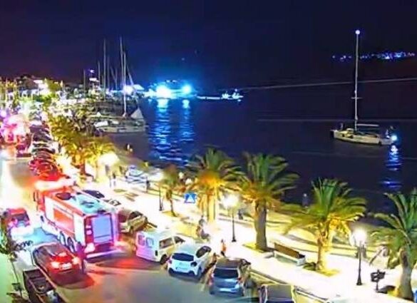 Φωτιά σε ιστιοφόρο στο λιμάνι του Αργοστολίου